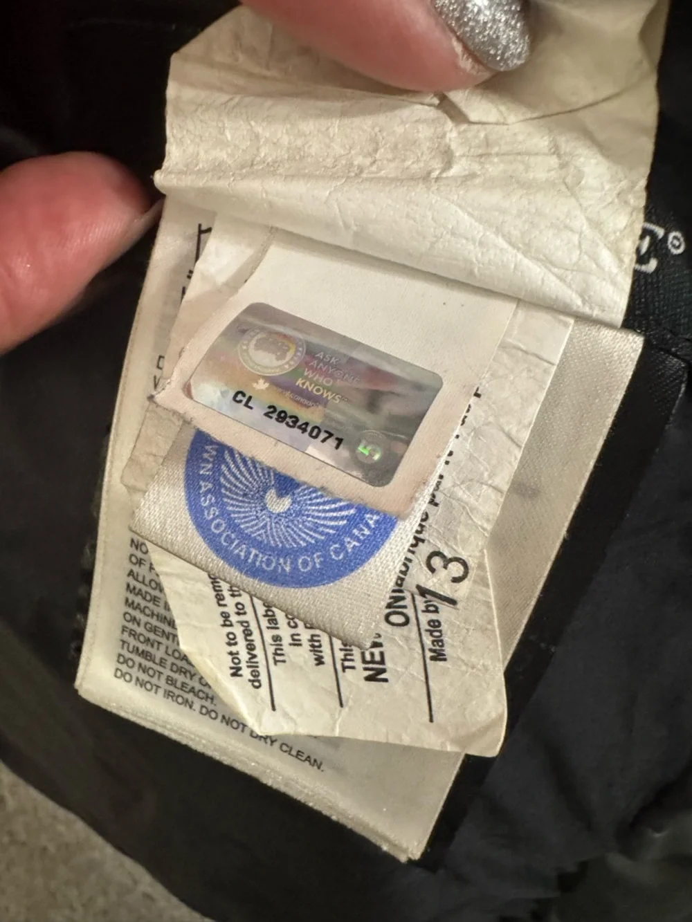 Authentic Canada Goose Black Hooded Women's Puffer Coat - Picture 5 of 11